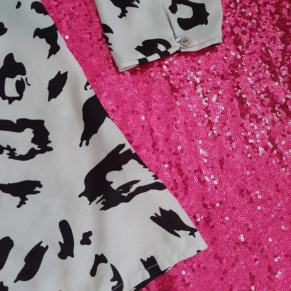 Effeti Moda Grey & Black Leopard Print Blouse. - Picture 7 of 8